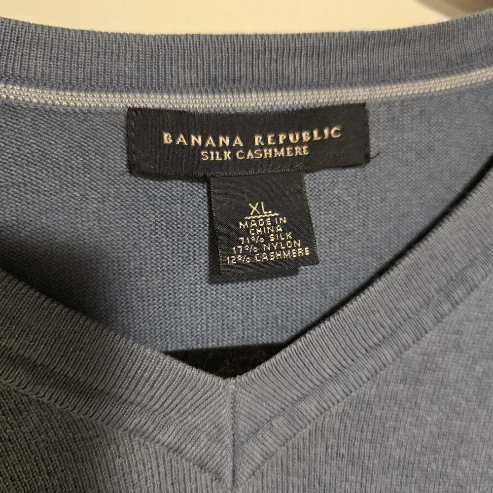 BANANA REPUBLIC Luxury Blend Silk Cashmere V-Neck Sweater Sz XL Mens Blue Light